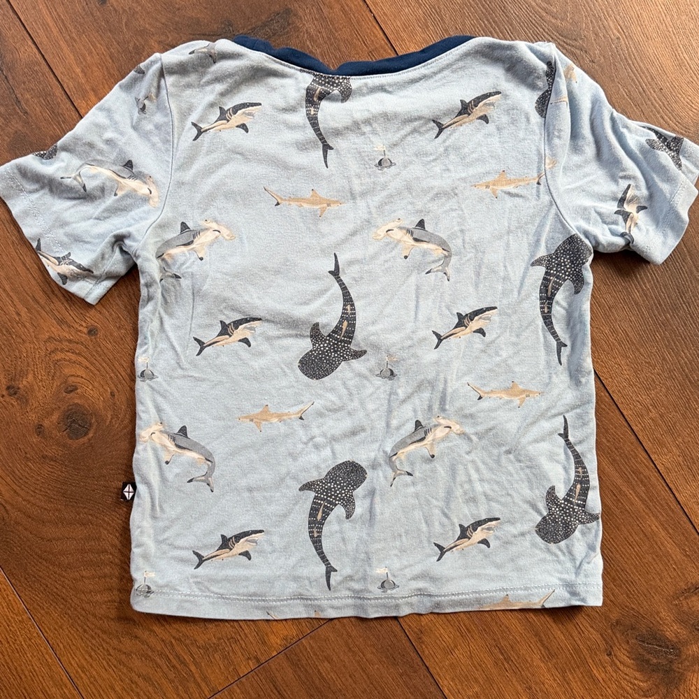 Kyte Pocket Tee size 4T 🦈 - Picture 4 of 5